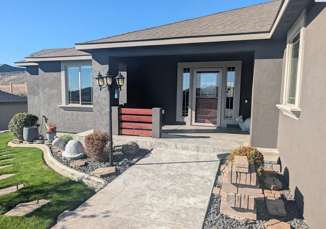 Photo 3 of Single family home for sale at 3802 Cook Ln, Pasco, WA 99301 | MLS# PAC296326 | Listing updated on 2026-10-16
