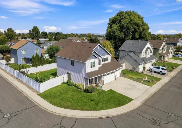 Photo 2 of Single family home for sale at 1520 W 40th Place, Kennewick, WA 99337 | MLS# PAC296327 | Listing updated on 2026-10-17