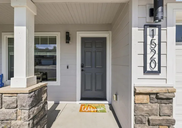 Photo 3 of Single family home for sale at 1520 W 40th Place, Kennewick, WA 99337 | MLS# PAC296327 | Listing updated on 2026-10-27