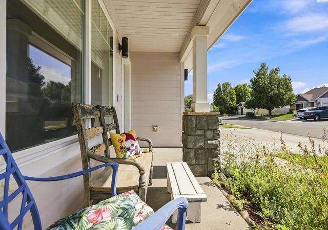 Photo 4 of Single family home for sale at 1520 W 40th Place, Kennewick, WA 99337 | MLS# PAC296327 | Listing updated on 2026-10-27