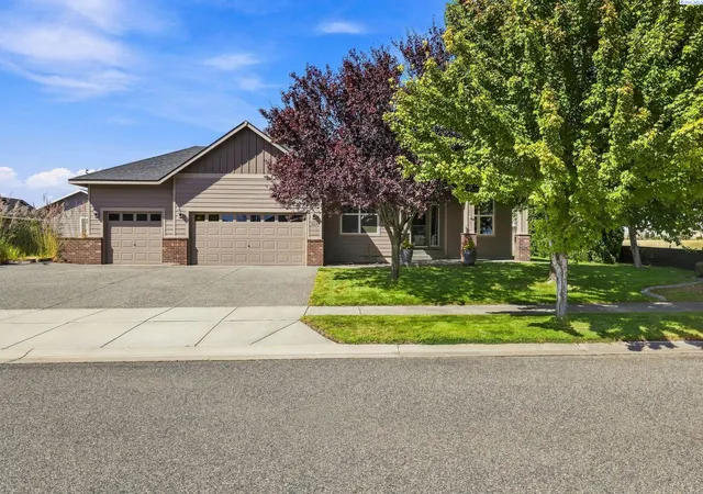 Photo 2 of Single family home for sale at 4214 Road 105, Pasco, WA 99301 | MLS# PAC296331 | Listing updated on 2026-10-23
