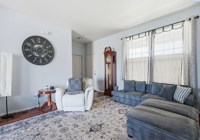 Photo 3 of Sale Pending at 9819 Mustang Dr, Pasco, WA 99301 | MLS# PAC296336 | Listing updated on 2026-10-21