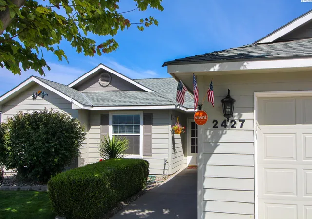 Photo 2 of Single family home for sale at 2427 S Arthur Ct, Kennewick, WA 99338 | MLS# PAC296342 | Listing updated on 2026-10-22