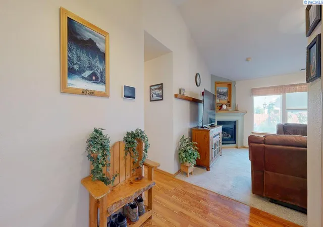 Photo 3 of Single family home for sale at 2427 S Arthur Ct, Kennewick, WA 99338 | MLS# PAC296342 | Listing updated on 2026-10-23