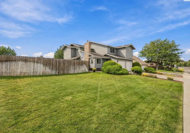 Photo 3 of Single family home for sale at 4214 Desert Pl, Pasco, WA 99301 | MLS# PAC296343 | Listing updated on 2026-10-20