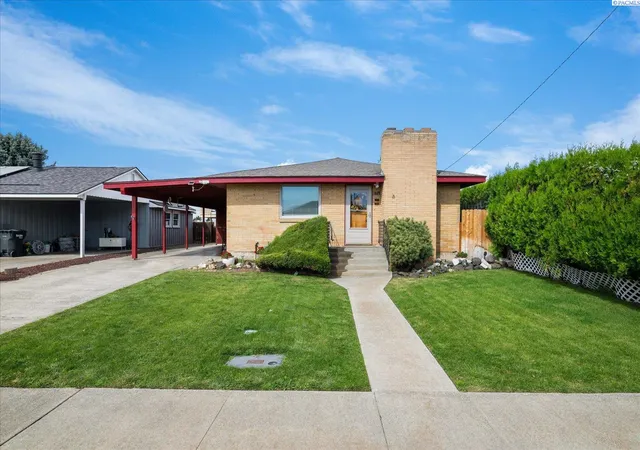Photo 2 of Single family home for sale at 1823 W Brown St, Pasco, WA 99301 | MLS# PAC296346 | Listing updated on 2026-10-17
