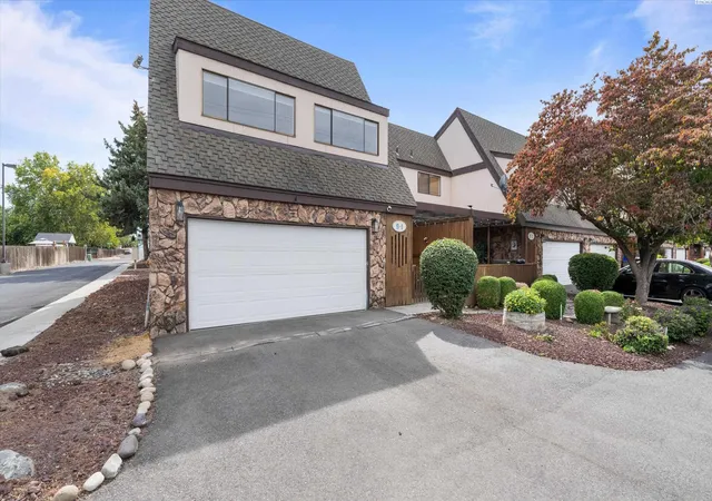 Photo 2 of Condo for sale at 4214 W Klamath Ave, Kennewick, WA 99336 | MLS# PAC296356 | Listing updated on 2026-10-15
