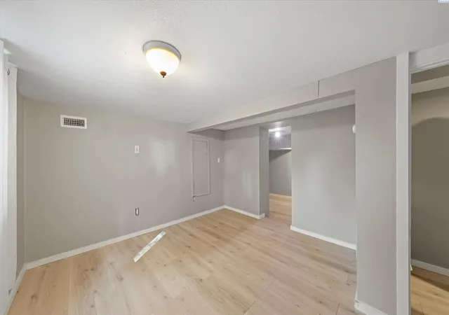 Photo 2 of Single family home for sale at 215 N 12th Avenue, Pasco, WA 99301 | MLS# PAC296359 | Listing updated on 2026-10-29