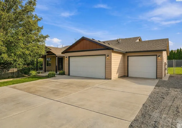 Photo 3 of Single family home for sale at 2730 Leslie Rd, Richland, WA 99352 | MLS# PAC296361 | Listing updated on 2026-10-23