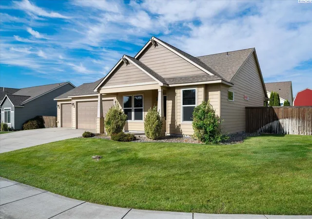 Photo 2 of Single family home for sale at 6306 Coventry Ln, Pasco, WA 99301 | MLS# PAC296364 | Listing updated on 2026-10-14
