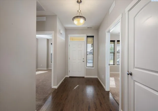 Photo 3 of Single family home for sale at 6306 Coventry Ln, Pasco, WA 99301 | MLS# PAC296364 | Listing updated on 2026-10-14