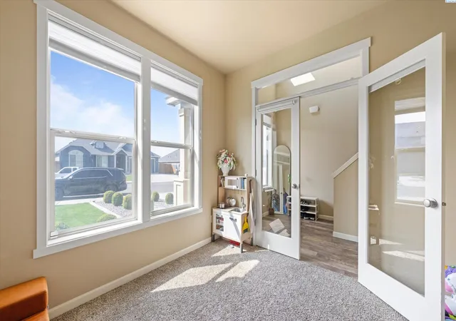 Photo 3 of Single family home for sale at 3817 Des Moines Ln, Pasco, WA 99301 | MLS# PAC296372 | Listing updated on 2026-10-23