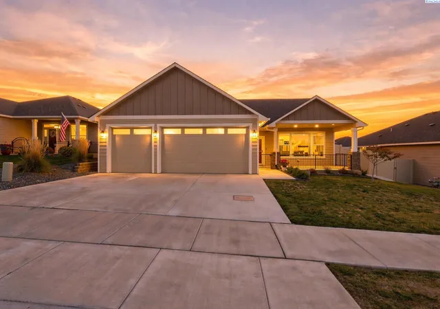 Photo 2 of Single family home for sale at 3742 S Van Buren Pl, Kennewick, WA 99338 | MLS# PAC296375 | Listing updated on 2026-10-22