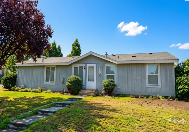 Photo 1 of Sale Pending at 6400 Ridgeway Dr, Yakima, WA 98901 | MLS# PAC296382 | Listing updated on 2026-10-21