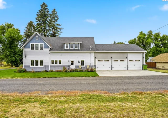 Photo 1 of Single family home for sale at 303 E Adams St, Farmington, WA 99128 | MLS# PAC296385 | Listing updated on 2026-10-16