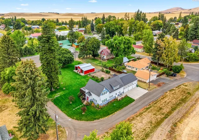 Photo 3 of Single family home for sale at 303 E Adams St, Farmington, WA 99128 | MLS# PAC296385 | Listing updated on 2026-10-16