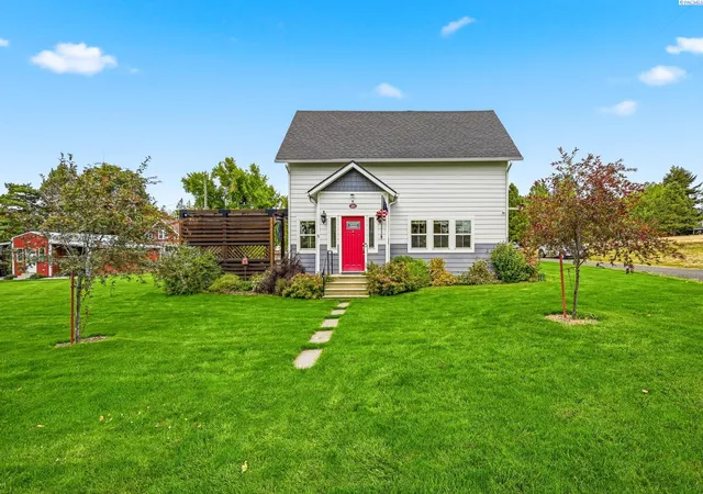 Photo 3 of Single family home for sale at 303 E Adams St, Farmington, WA 99128 | MLS# PAC296385 | Listing updated on 2026-10-16