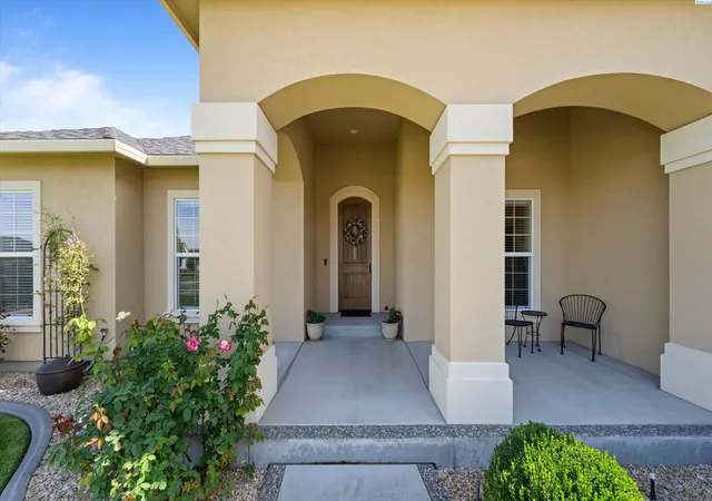 Photo 2 of Sale Pending at 1352 Gala Way, Richland, WA 99352 | MLS# PAC296390 | Listing updated on 2026-10-21