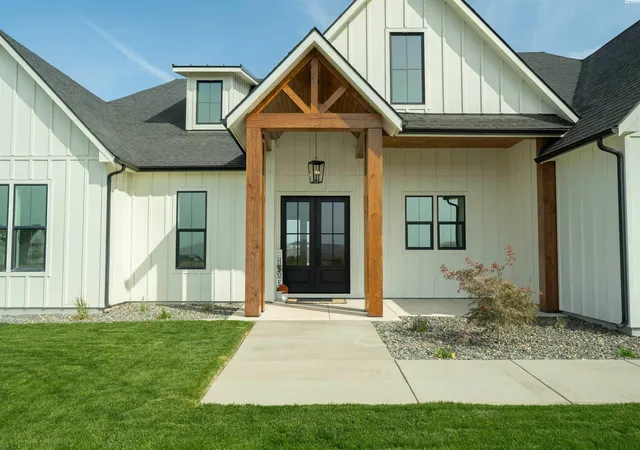 Photo 2 of Single family home for sale at 7403 Haystack St, Kennewick, WA 99338 | MLS# PAC296402 | Listing updated on 2026-10-15