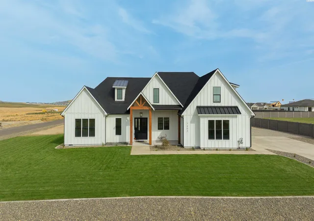 Photo 3 of Single family home for sale at 7403 Haystack St, Kennewick, WA 99338 | MLS# PAC296402 | Listing updated on 2026-10-15