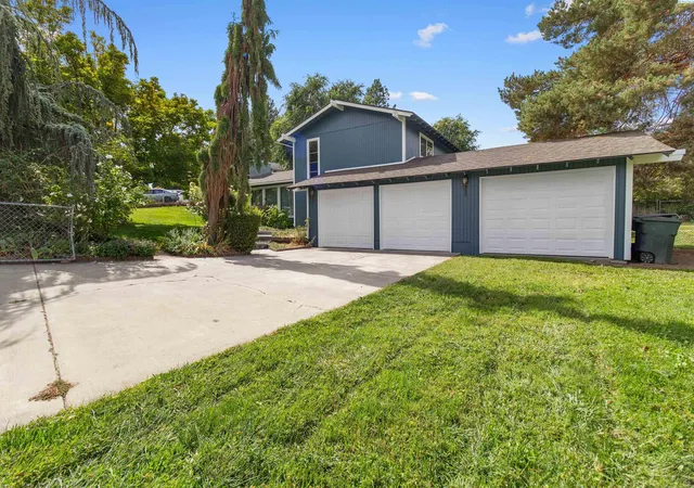 Photo 1 of Single family home for sale at 2017 Sheridan Pl, Richland, WA 99352 | MLS# PAC296403 | Listing updated on 2026-10-21
