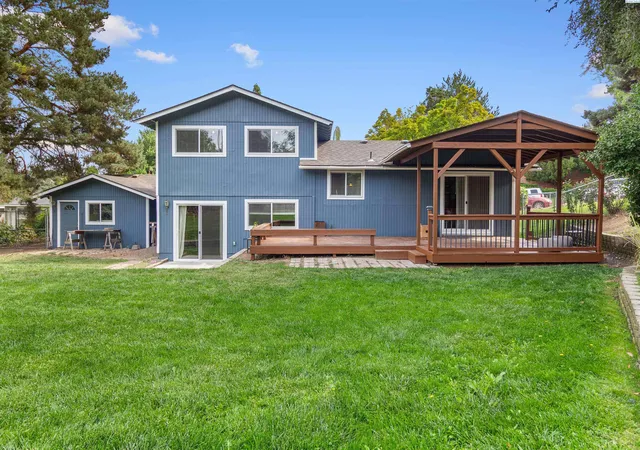 Photo 3 of Single family home for sale at 2017 Sheridan Pl, Richland, WA 99352 | MLS# PAC296403 | Listing updated on 2026-10-21