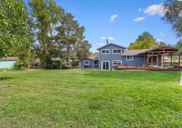 Photo 4 of Single family home for sale at 2017 Sheridan Pl, Richland, WA 99352 | MLS# PAC296403 | Listing updated on 2026-10-21