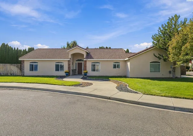 Photo 2 of Sale Pending at 2501 Papyrus Ct, West Richland, WA 99353 | MLS# PAC296411 | Listing updated on 2026-10-21