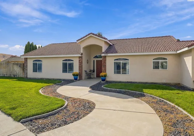 Photo 3 of Sale Pending at 2501 Papyrus Ct, West Richland, WA 99353 | MLS# PAC296411 | Listing updated on 2026-10-21
