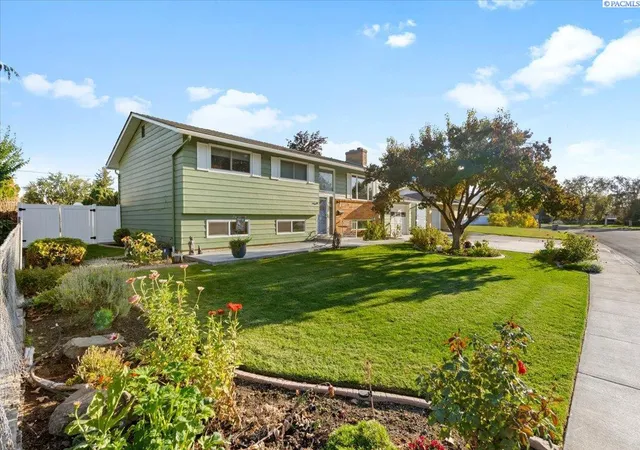 Photo 1 of Single family home for sale at 1441 Arbor St, Richland, WA 99352 | MLS# PAC296422 | Listing updated on 2026-10-29