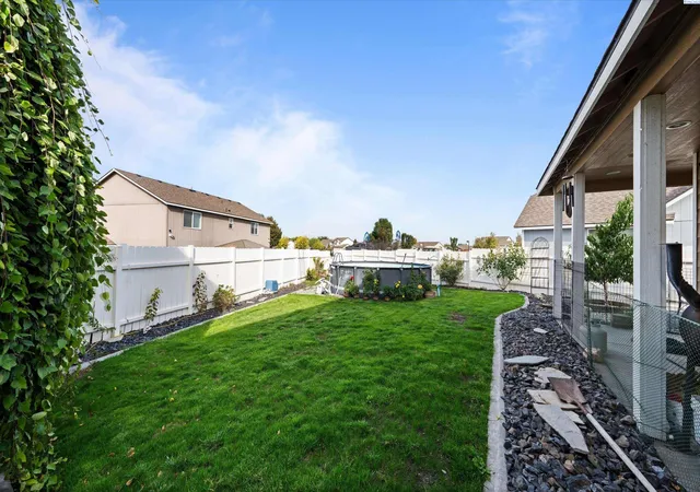 Photo 3 of Single family home for sale at 5611 Mckinley Ct, Pasco, WA 99301 | MLS# PAC296472 | Listing updated on 2026-10-22