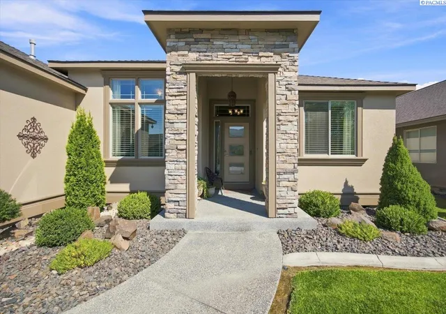Photo 2 of Sale Pending at 2255 Copperleaf, Richland, WA 99354 | MLS# PAC296481 | Listing updated on 2026-10-21