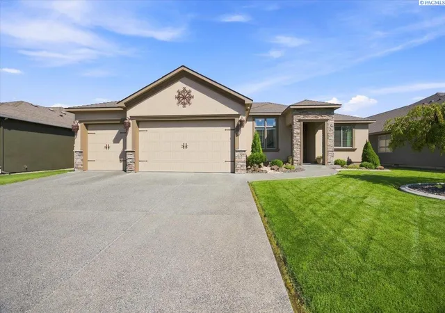 Photo 3 of Sale Pending at 2255 Copperleaf, Richland, WA 99354 | MLS# PAC296481 | Listing updated on 2026-10-21