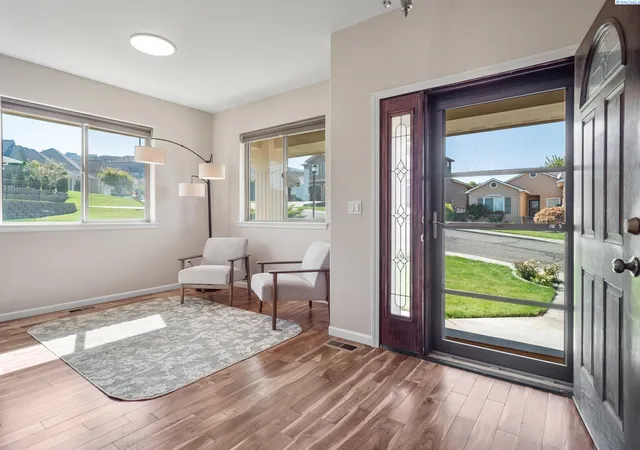 Photo 3 of Sale Pending at 1942 Sky Meadow Ave, Richland, WA 99352 | MLS# PAC296487 | Listing updated on 2026-10-22