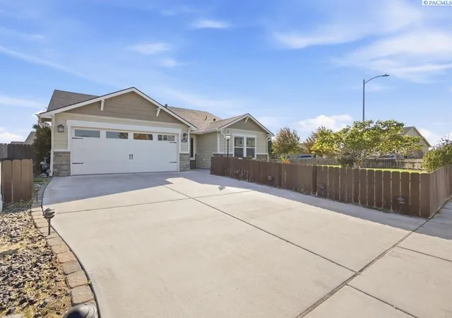 Photo 1 of Sale Pending at 6914 Yellowstone Dr, Pasco, WA 99301 | MLS# PAC296499 | Listing updated on 2026-10-23