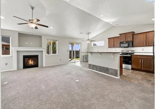 Photo 3 of Sale Pending at 6914 Yellowstone Dr, Pasco, WA 99301 | MLS# PAC296499 | Listing updated on 2026-10-23