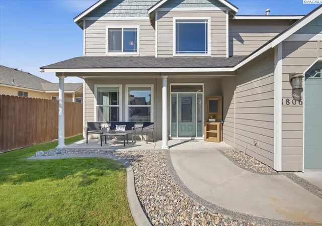 Photo 3 of Single family home for sale at 1806 W 31st Avenue, Kennewick, WA 99337 | MLS# PAC296505 | Listing updated on 2026-10-14