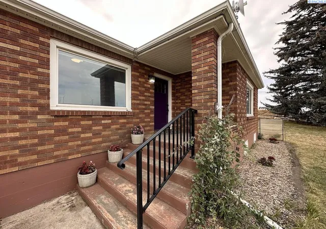 Photo 4 of Single family home for sale at 4052 Oakesdale Rd, Oakesdale, WA 99158 | MLS# PAC296531 | Listing updated on 2026-10-20