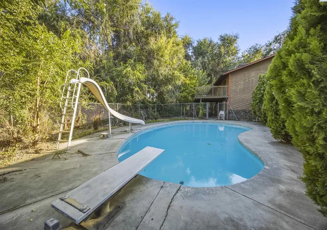 Photo 2 of Single family home for sale at 815 S Anderson St, Kennewick, WA 99336 | MLS# PAC296540 | Listing updated on 2026-10-20