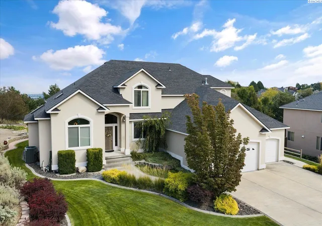 Photo 1 of Single family home for sale at 824 Rand Dr, Richland, WA 99352 | MLS# PAC296545 | Listing updated on 2026-10-28