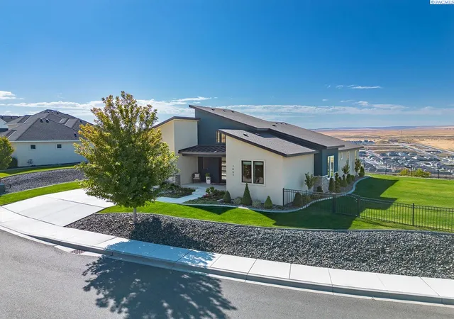 Photo 1 of Single family home for sale at 7095 W 23rd Avenue, Kennewick, WA 99338 | MLS# PAC296550 | Listing updated on 2026-10-16