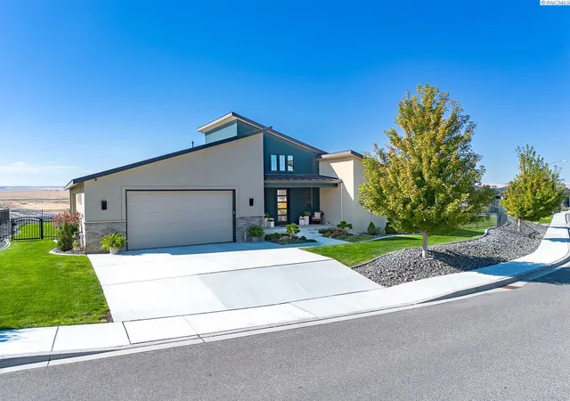 Photo 3 of Single family home for sale at 7095 W 23rd Avenue, Kennewick, WA 99338 | MLS# PAC296550 | Listing updated on 2026-10-16