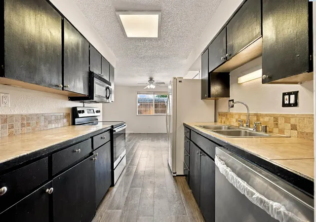 Photo 3 of Sale Pending at 316 S Neel St, Kennewick, WA 99336 | MLS# PAC296582 | Listing updated on 2026-10-21