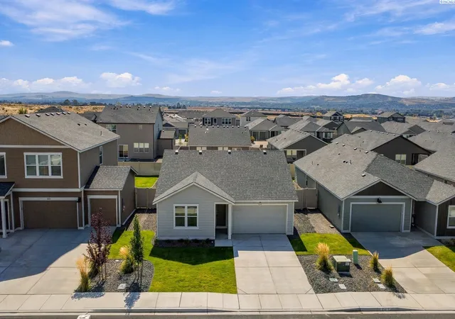 Photo 4 of Single family home for sale at 11216 Nottingham Dr, Pasco, WA 99301 | MLS# PAC296583 | Listing updated on 2026-10-17