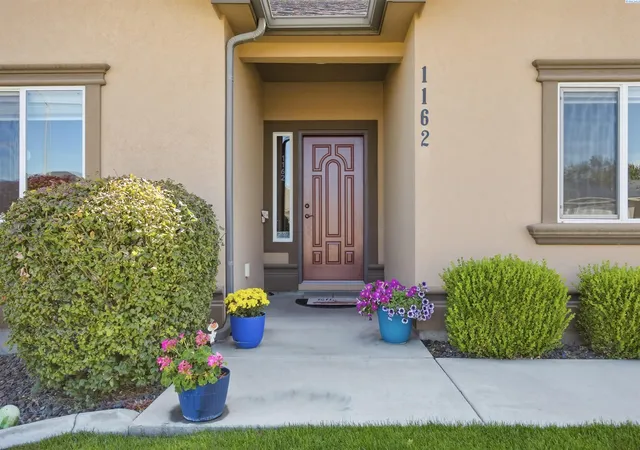 Photo 3 of Single family home for sale at 1162 N Oklahoma Pl, Kennewick, WA 99336 | MLS# PAC296585 | Listing updated on 2026-10-17