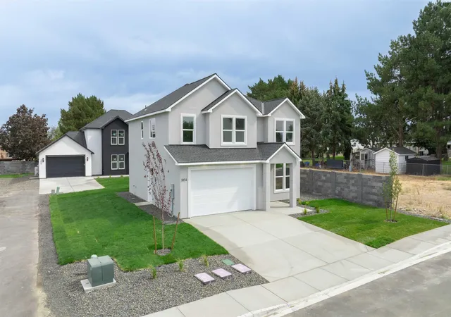 Photo 3 of Single family home for sale at 1054 N Grant Pl, Kennewick, WA 99336 | MLS# PAC296589 | Listing updated on 2026-10-20