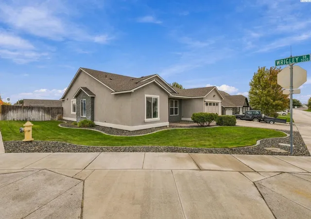 Photo 2 of Single family home for sale at 5122 Reagan Way, Pasco, WA 99301 | MLS# PAC296636 | Listing updated on 2026-10-23