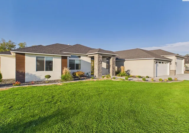 Photo 4 of Single family home for sale at 16314 S Gertrude St, Kennewick, WA 99337 | MLS# PAC296649 | Listing updated on 2026-10-22