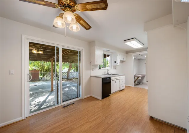 Photo 3 of Sale Pending at 1903 S Dayton Pl, Kennewick, WA 99337 | MLS# PAC296650 | Listing updated on 2026-10-21