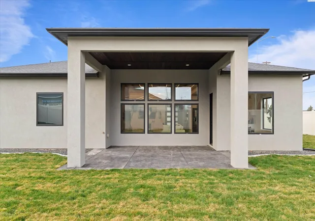 Photo 4 of Single family home for sale at 1001 S Florida Pl, Kennewick, WA 99338 | MLS# PAC296693 | Listing updated on 2026-10-16